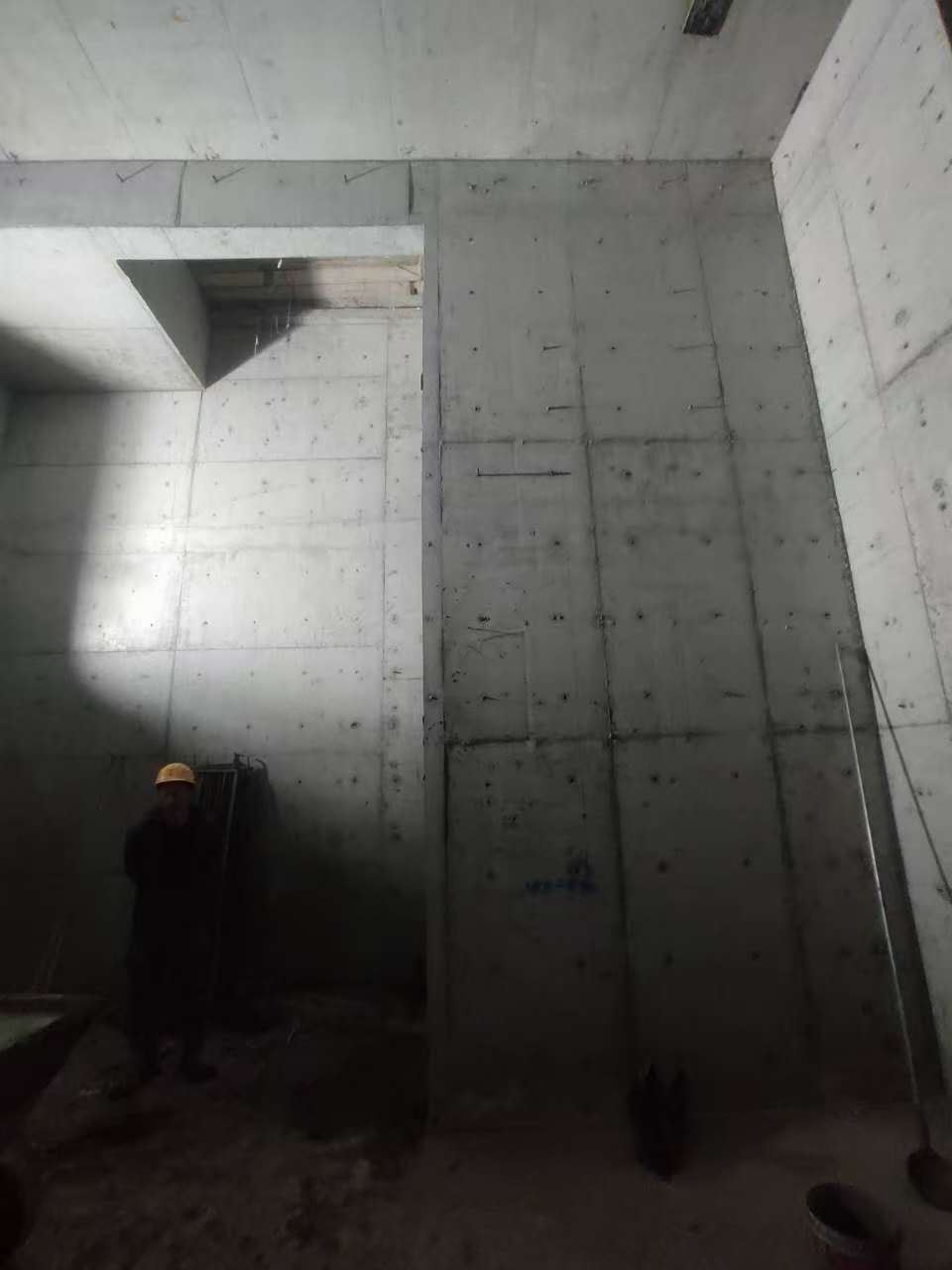 铁岭墙上开槽钢筋断了有影响吗